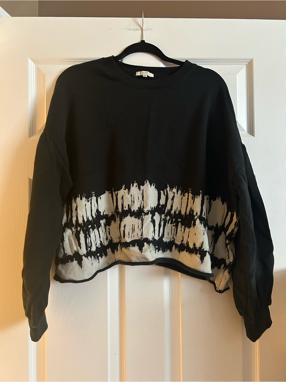 Z Supply Black and Cream Tie-Dye Cropped Crewneck Sweatshirt